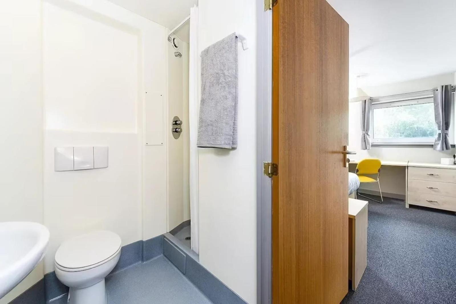 Ensuites At Mealmarket Exchange In Apartment *
